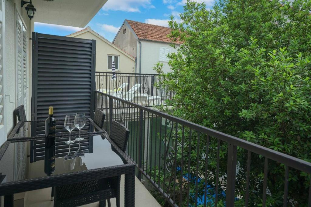 Heritage Residence In Center With Pool- Apartments Водице Номер фото